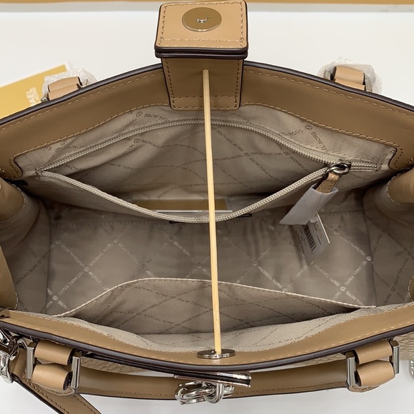 Michael Kors Hamilton Medium
Satchel Crossbody Croc Embossed
CAMEL COLOR - Picture 8 of 14